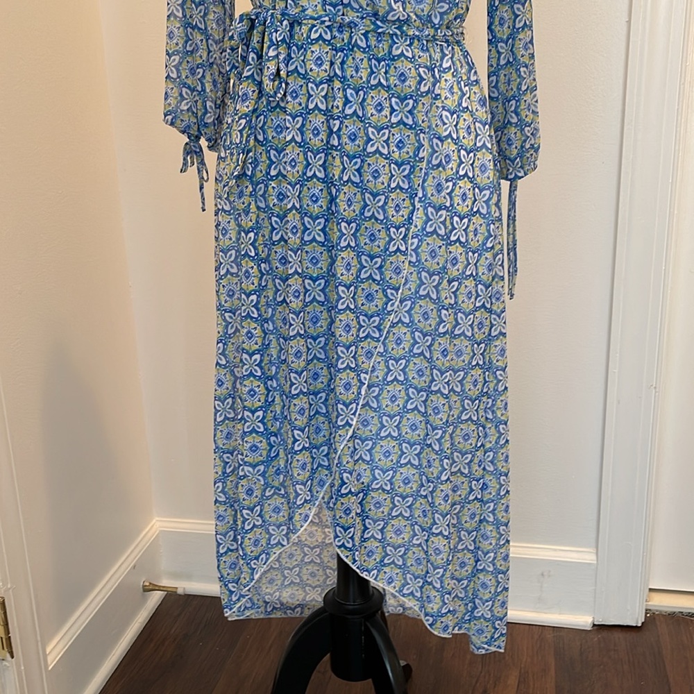 Floral blue, white and yellow Dress - Worn Once- Size M- Excellent Condition - Picture 3 of 5